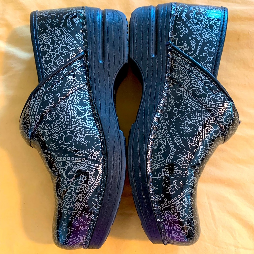 Dansko XP Ladies Shoes